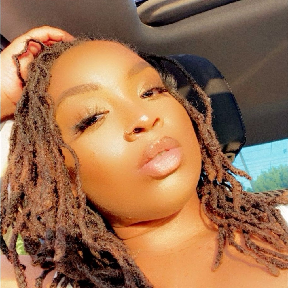 Meet your Posher, Samyra